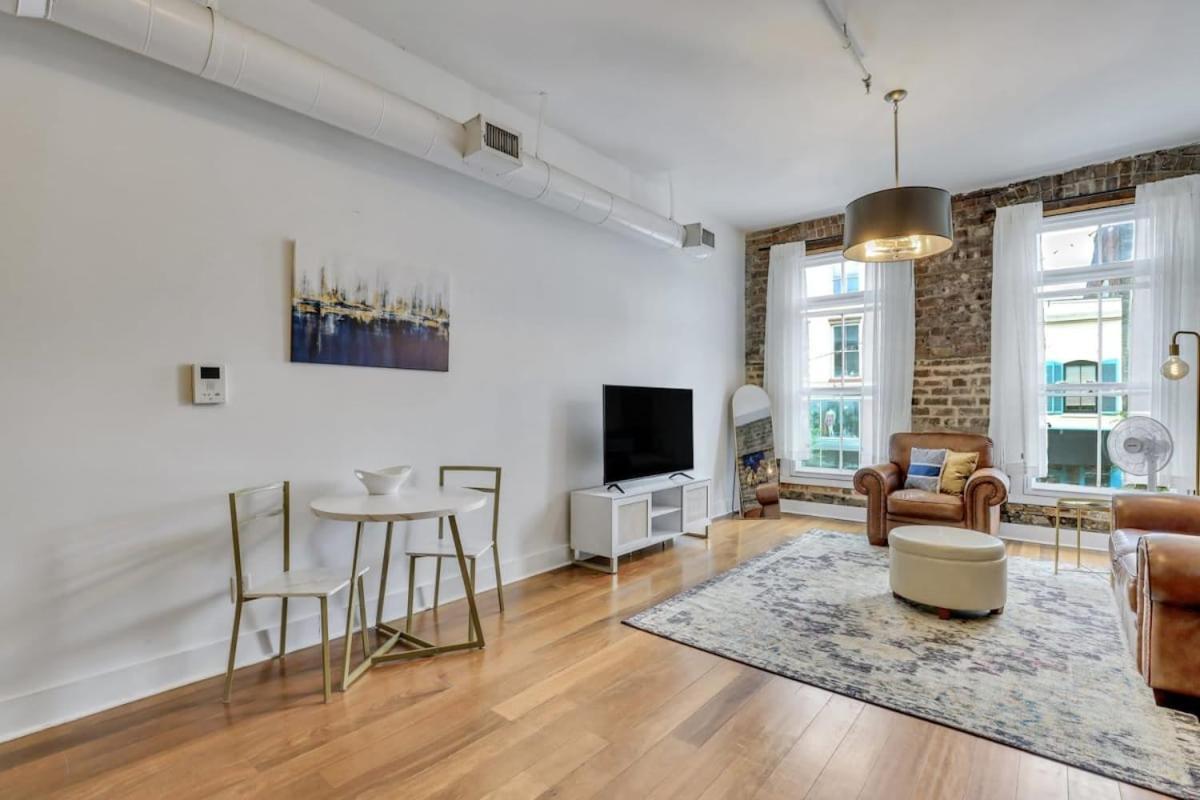 Lush Savannah Loft - Near Plant Riverside District エクステリア 写真