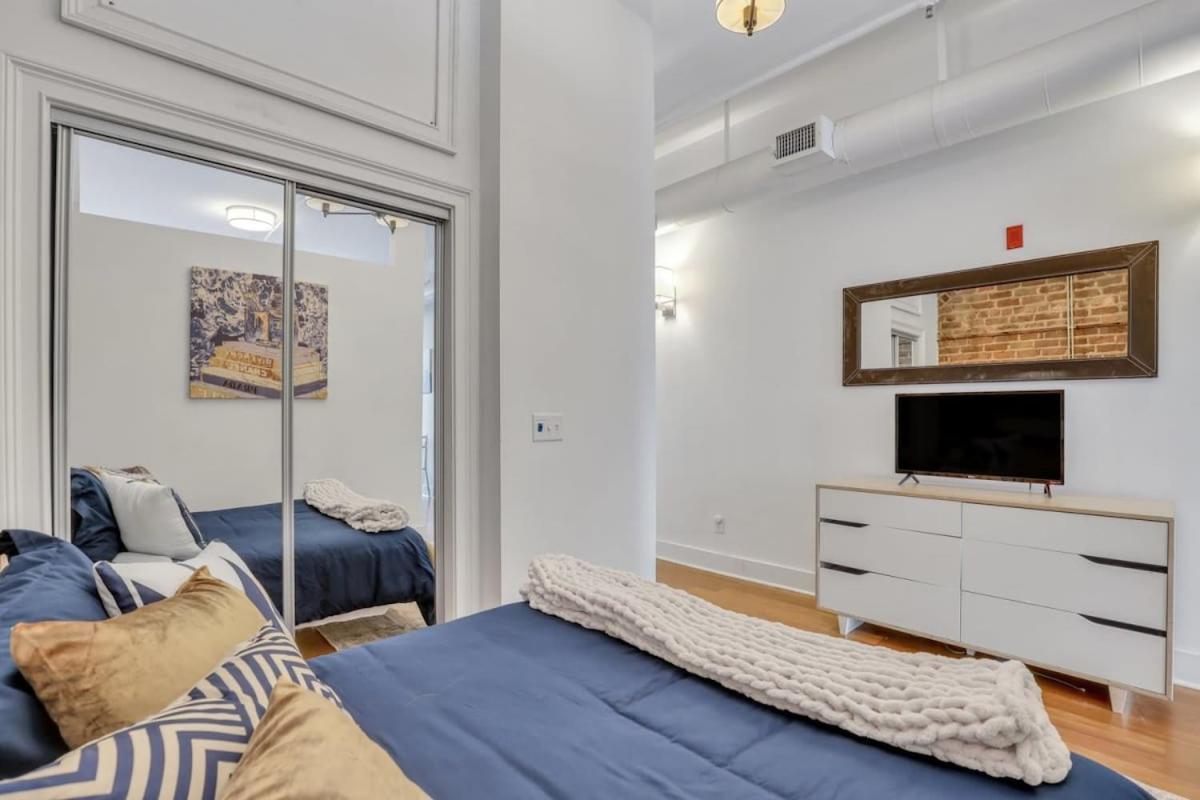 Lush Savannah Loft - Near Plant Riverside District エクステリア 写真
